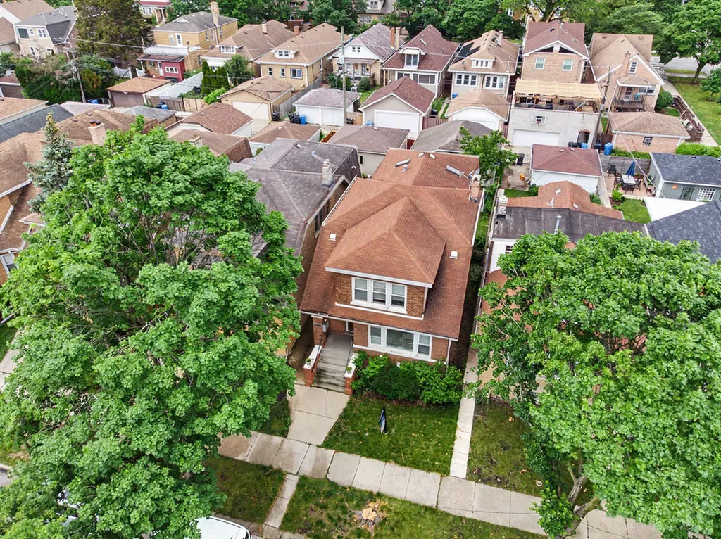 4450 North Mango Avenue Chicago IL 60630