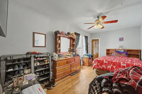 4450 North Mango Avenue Chicago IL 60630