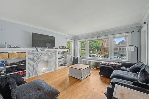 4450 North Mango Avenue Chicago IL 60630