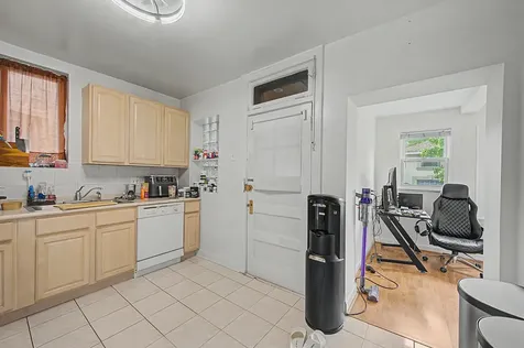 4450 North Mango Avenue Chicago IL 60630