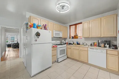 4450 North Mango Avenue Chicago IL 60630