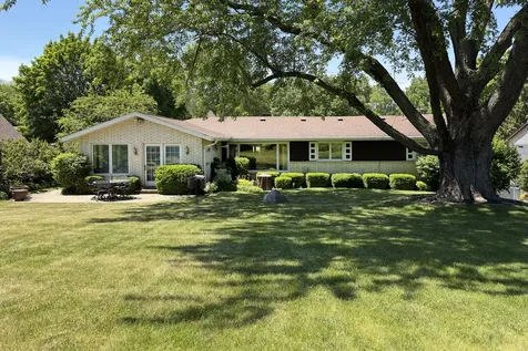 34841 North Leonard Avenue Ingleside IL 60041