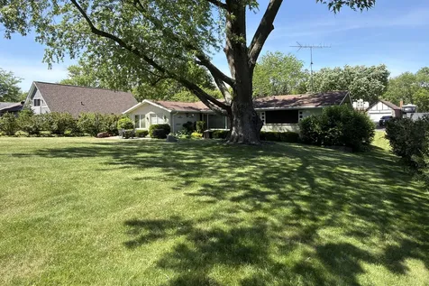 34841 North Leonard Avenue Ingleside IL 60041
