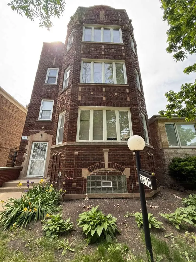 8210 South Marshfield Avenue Chicago IL 60620