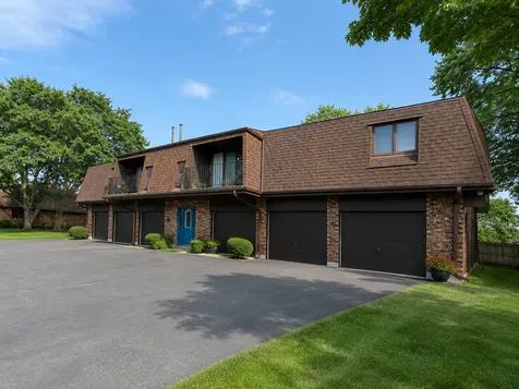 10640 South Brooklodge Lane Palos Hills IL 60465