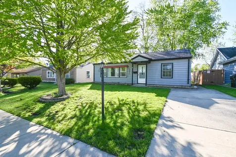 127 South Hawthorne Boulevard Mundelein IL 60060