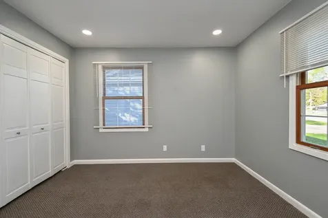 127 South Hawthorne Boulevard Mundelein IL 60060