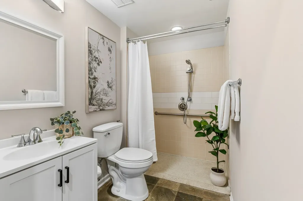 33 West Huron Street Chicago IL 60654