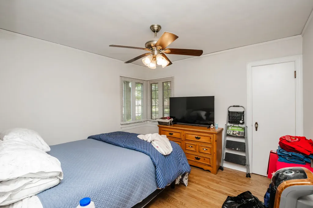 3912 West 107th Street Chicago IL 60655