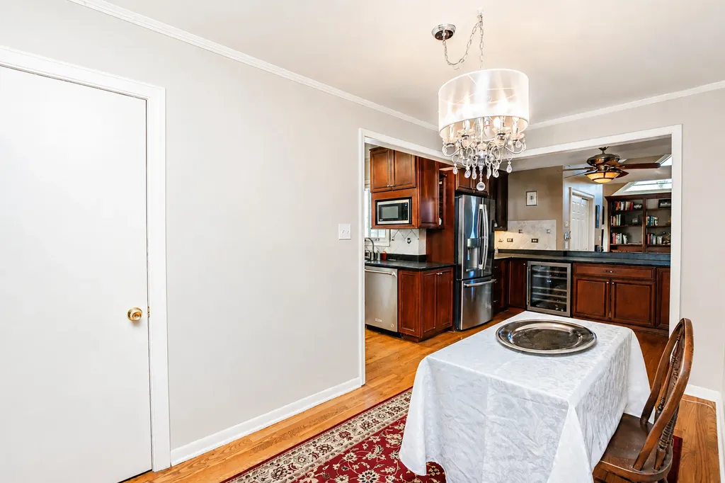 3912 West 107th Street Chicago IL 60655