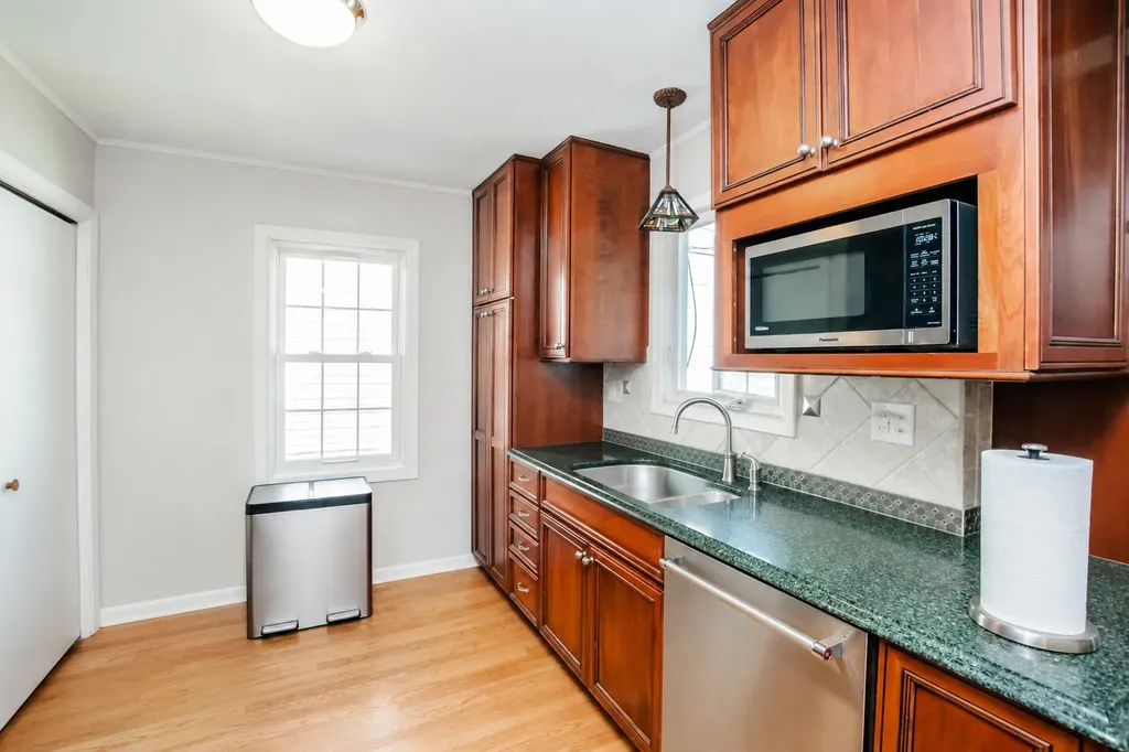 3912 West 107th Street Chicago IL 60655