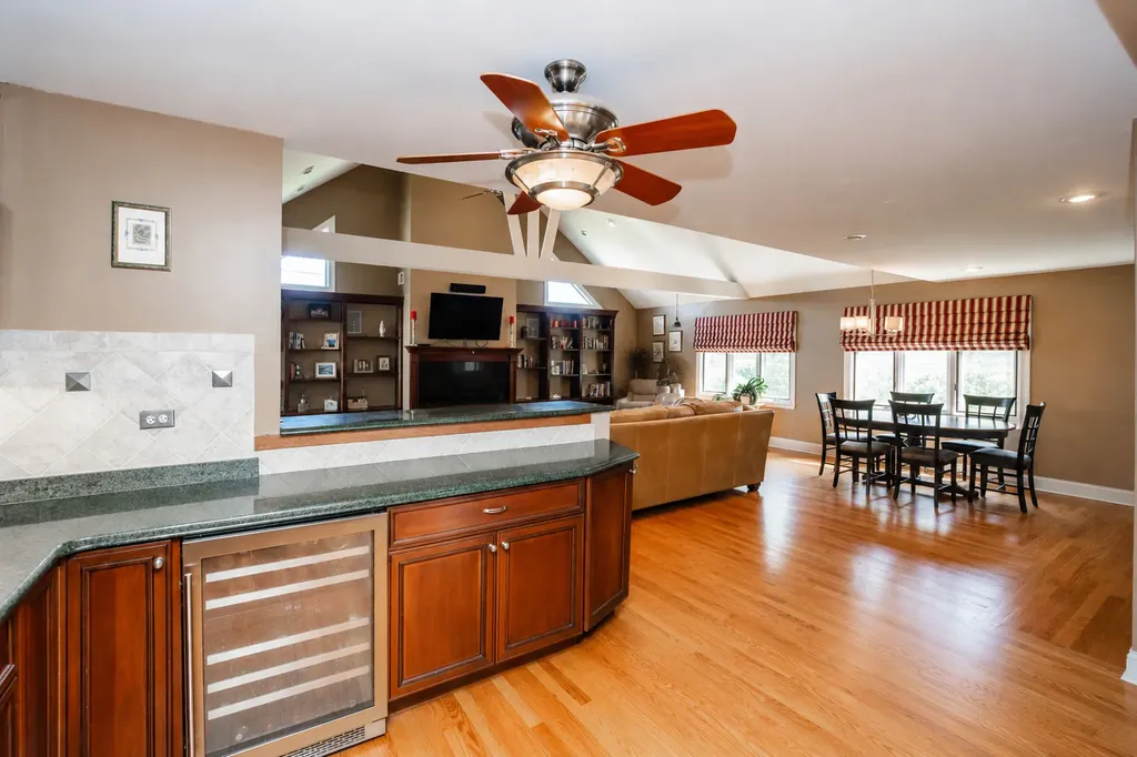 3912 West 107th Street Chicago IL 60655