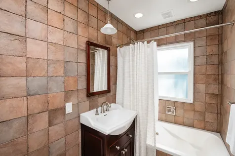 3912 West 107th Street Chicago IL 60655