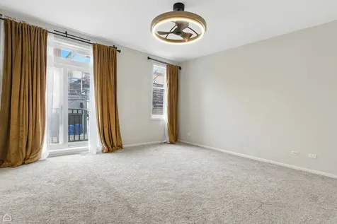 860 West Buckingham Place Chicago IL 60657