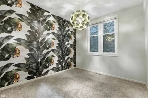 860 West Buckingham Place Chicago IL 60657