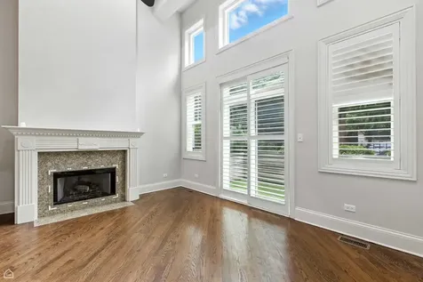 860 West Buckingham Place Chicago IL 60657