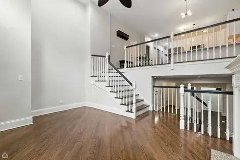 860 West Buckingham Place Chicago IL 60657