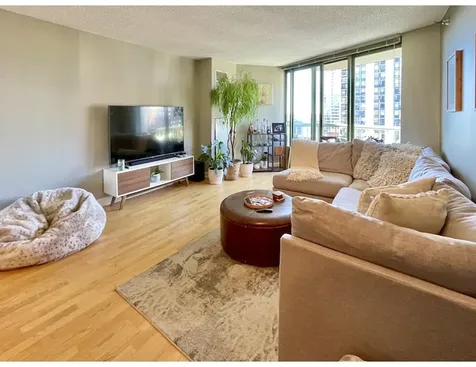 111 West Maple Street Chicago IL 60610