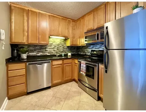 111 West Maple Street Chicago IL 60610