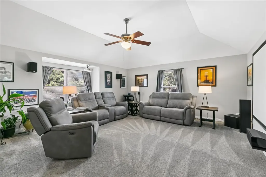 2717 Tanaga Basin New Lenox IL 60451