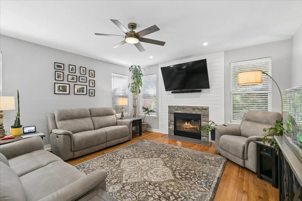 2717 Tanaga Basin New Lenox IL 60451