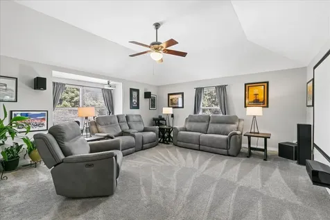 2717 Tanaga Basin New Lenox IL 60451