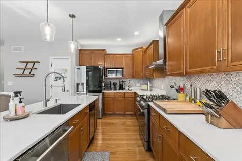 2717 Tanaga Basin New Lenox IL 60451
