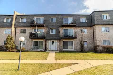 9446 Bay Colony Drive Des Plaines IL 60016