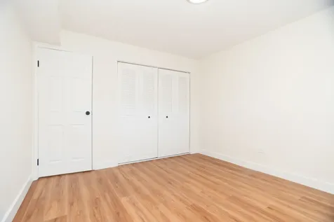 9446 Bay Colony Drive Des Plaines IL 60016