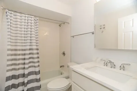 9446 Bay Colony Drive Des Plaines IL 60016