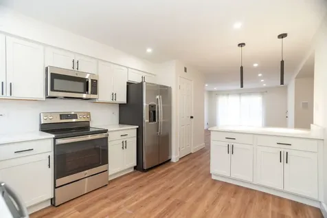 9446 Bay Colony Drive Des Plaines IL 60016