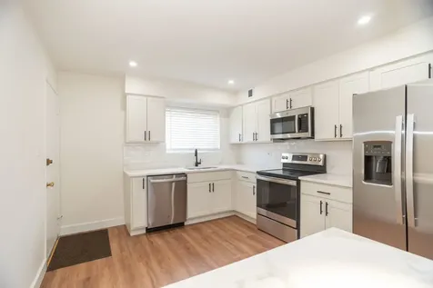 9446 Bay Colony Drive Des Plaines IL 60016