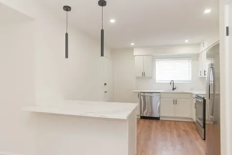 9446 Bay Colony Drive Des Plaines IL 60016