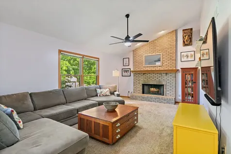 924 South Locust Street Sycamore IL 60178