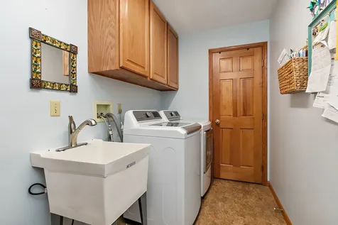 924 South Locust Street Sycamore IL 60178