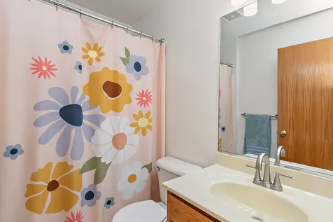 924 South Locust Street Sycamore IL 60178