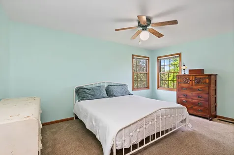 924 South Locust Street Sycamore IL 60178