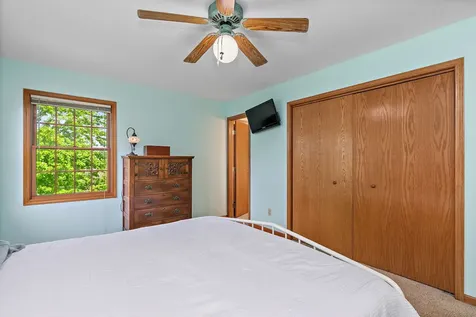 924 South Locust Street Sycamore IL 60178