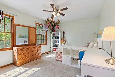 924 South Locust Street Sycamore IL 60178