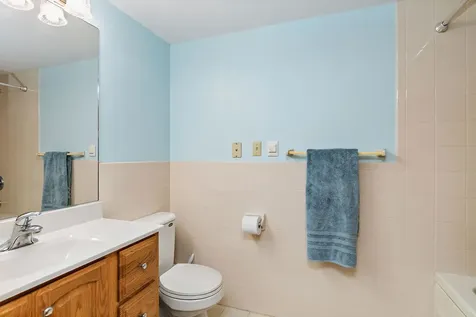 924 South Locust Street Sycamore IL 60178