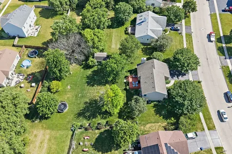 924 South Locust Street Sycamore IL 60178