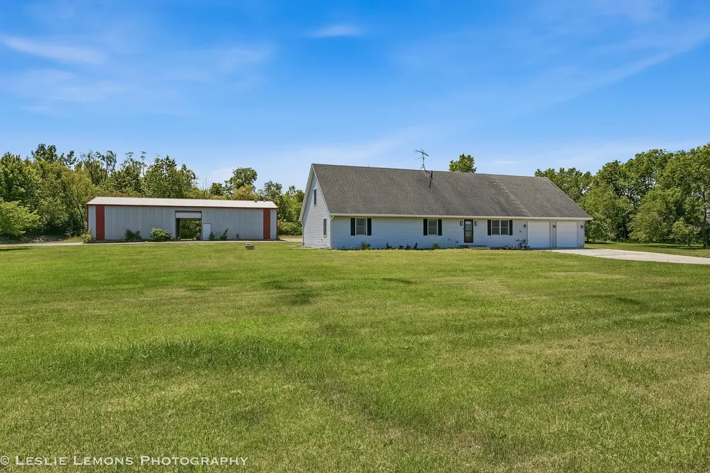 8705 East Pine Bluff Road Coal City IL 60416