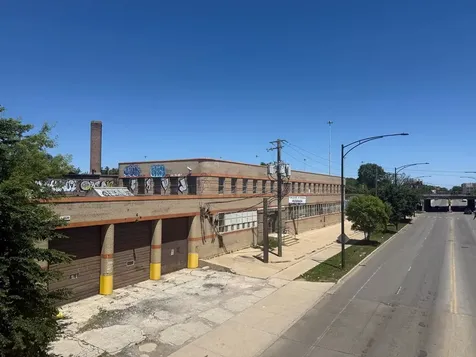 4700 West Montrose Avenue Chicago IL 60641