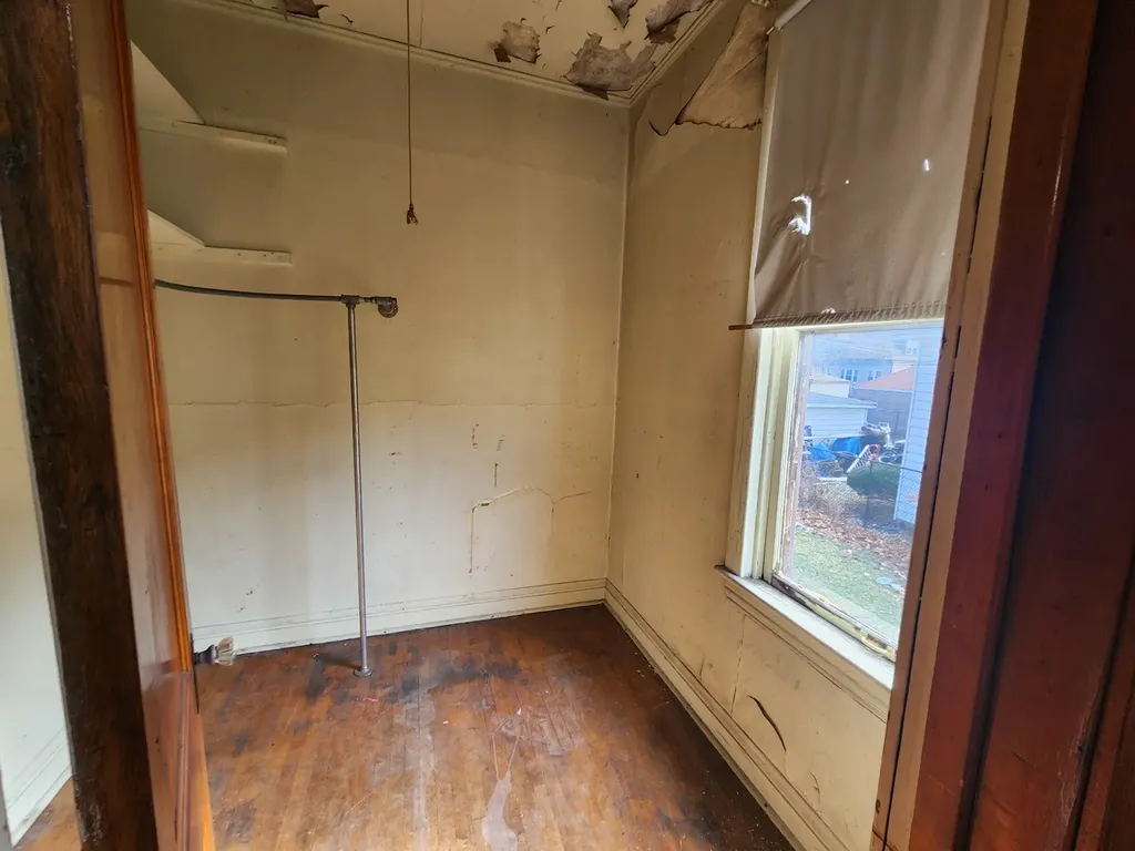 8349 South Essex Avenue Chicago IL 60617