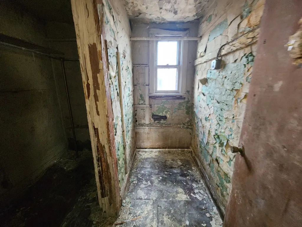 8349 South Essex Avenue Chicago IL 60617