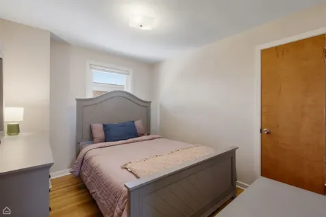 1512 Mulford Street Evanston IL 60202