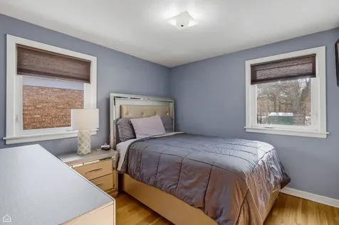 1512 Mulford Street Evanston IL 60202