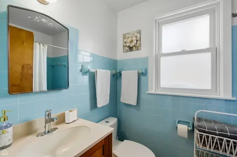 1512 Mulford Street Evanston IL 60202