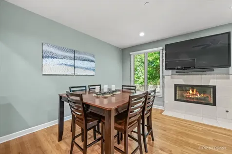1515 Stonegate Manor Mount Prospect IL 60056