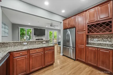 1515 Stonegate Manor Mount Prospect IL 60056